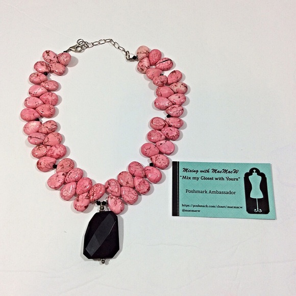 Statement Necklace-Pink w/Black Pendant-NWT-SALE - Picture 2 of 7